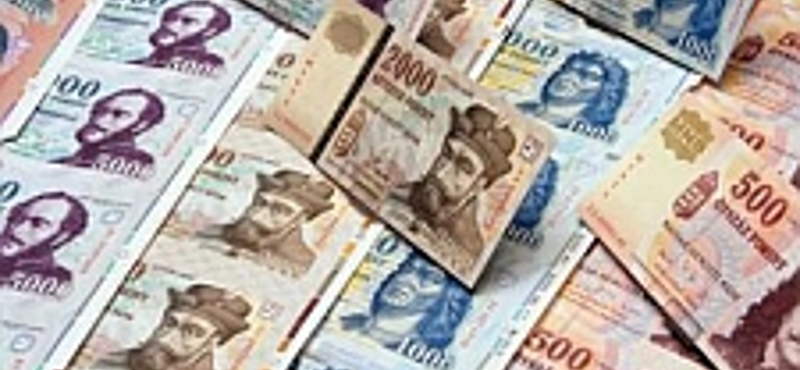 Kicsit javított a forint péntek reggel