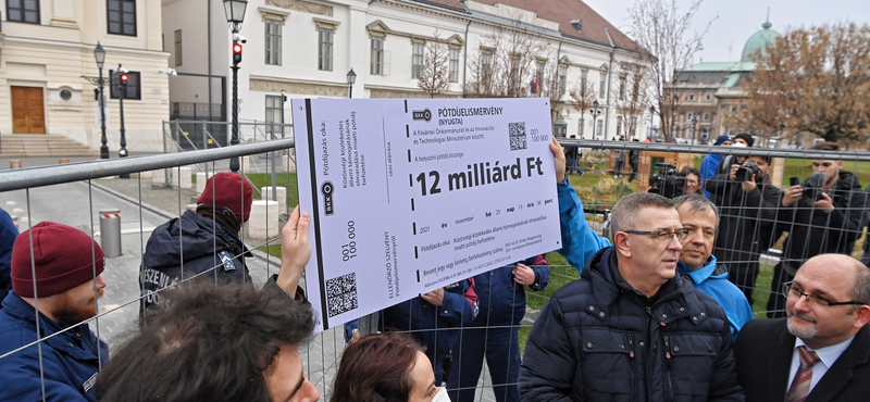 Egyeztetésre hívta a főpolgármestert Palkovics László