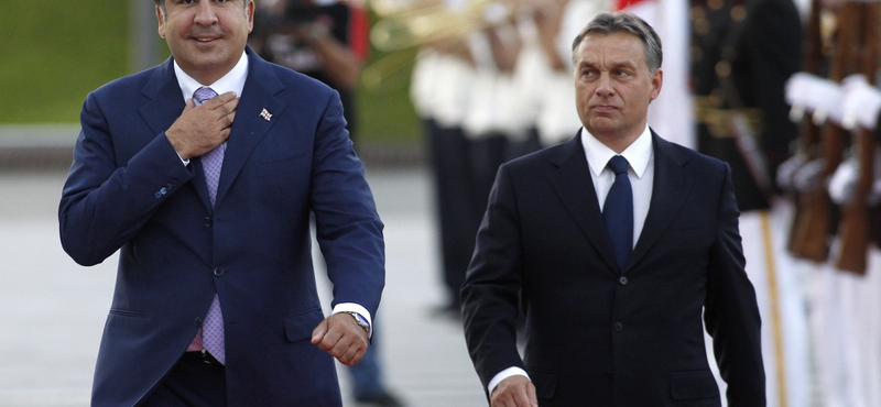  Körözött exállamfő kilincsel menedékért barátjánál, Orbánnál?