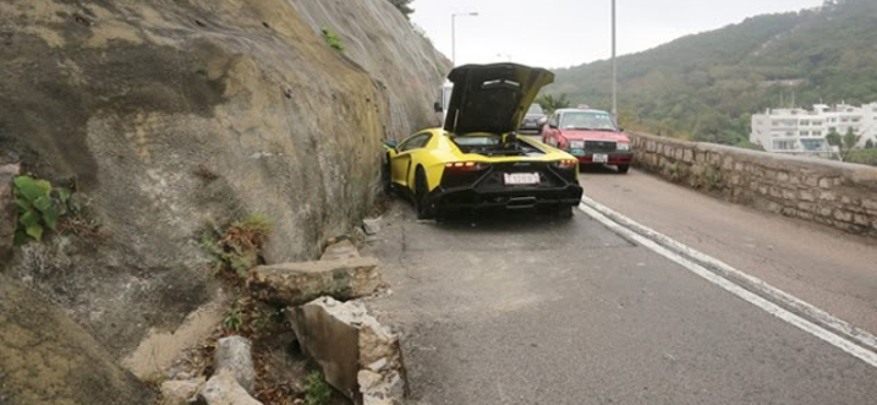 Különleges Lamborghini Aventadort törtek össze Hongkongban – fotók