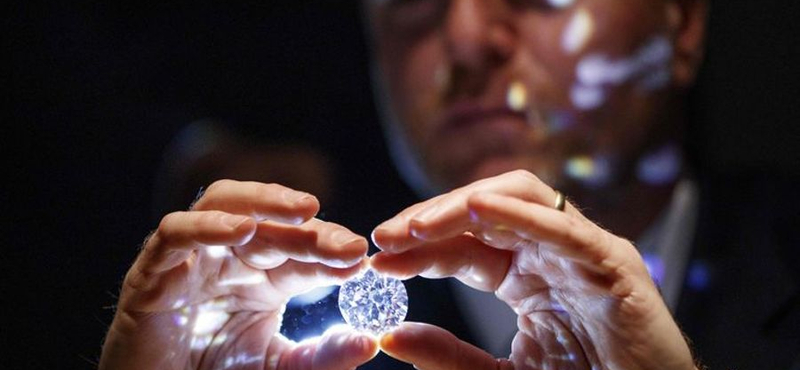 Oroszország engedélyezné a „véres gyémántok” exportját
