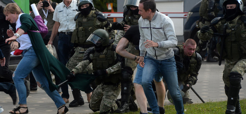 Ismét több száz kormányellenes tüntetőt vettek őrizetbe Fehéroroszországban
