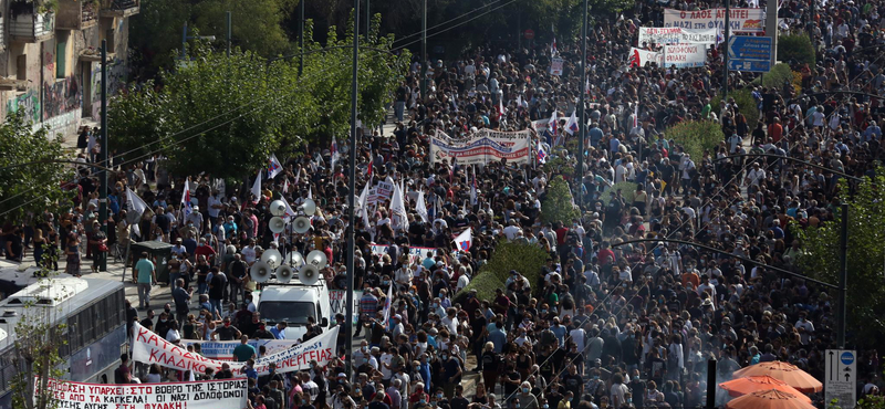 Kimondta a bíróság: bűnszövetkezet a görög neonáci párt, az Arany Hajnal