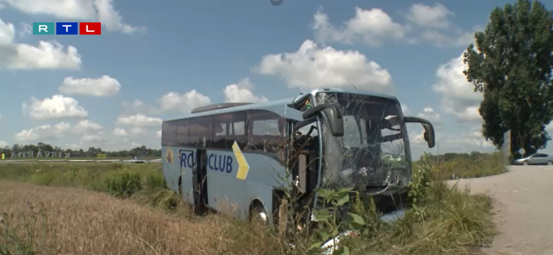 A hajnali buszbaleset előtt a sofőr azt kiabálta: Mindenki kapaszkodjon!