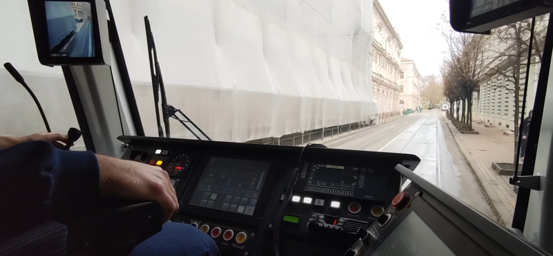 Videóra vették, mit lát a tram-train vezetője