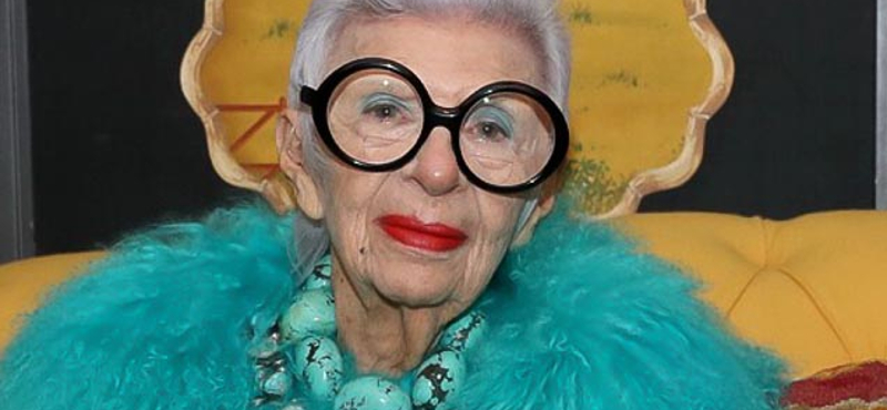 „A világ legidősebb élő tinédzsere” volt Iris Apfel, aki művészetté tette az öregedést