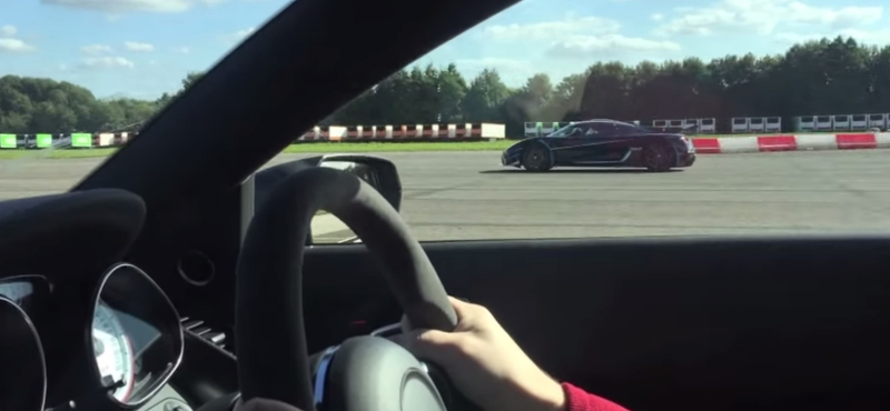 Így alázza meg a Koenigsegg One:1 az Audi R8-at – videó