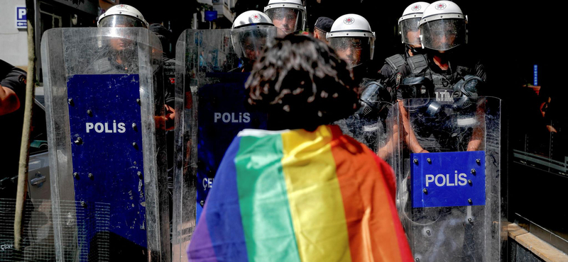 Feloszlatta a török rendőrség a Pride-ot