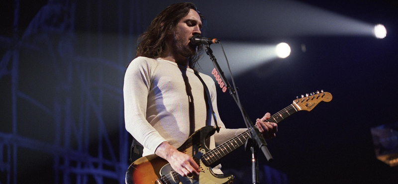 Aki négyszáz szellem hangját hallotta a fejében – John Frusciante 50 éves