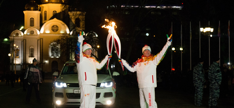 Megérkezett az olimpiai láng Szocsiba