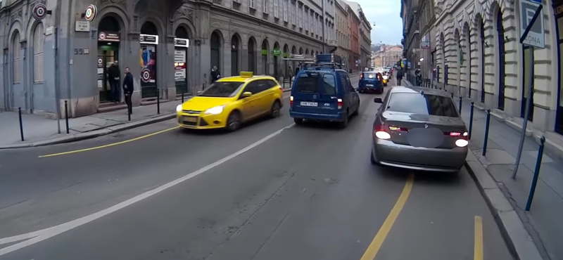 Kerékpáros alázta a tilosban parkoló BMW sofőrjét Budapesten