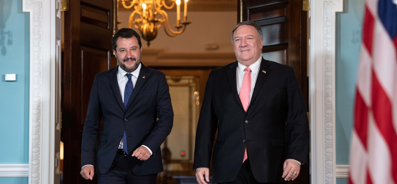 Matteo Salvini az amerikai alelnökkel találkozott, de Trumpnak udvarolt