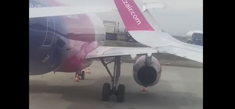 Egymásnak hajtott két Wizz Air gép – videóval