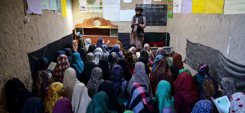 Egy afgán tartományban nők nem telefonálhatnak be a tévé- és rádióműsorokba
