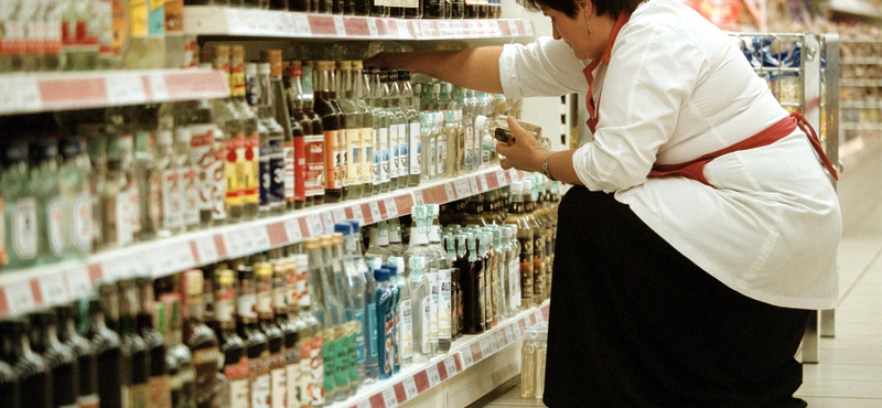 Szigorítják az alkoholos italok reklámozását