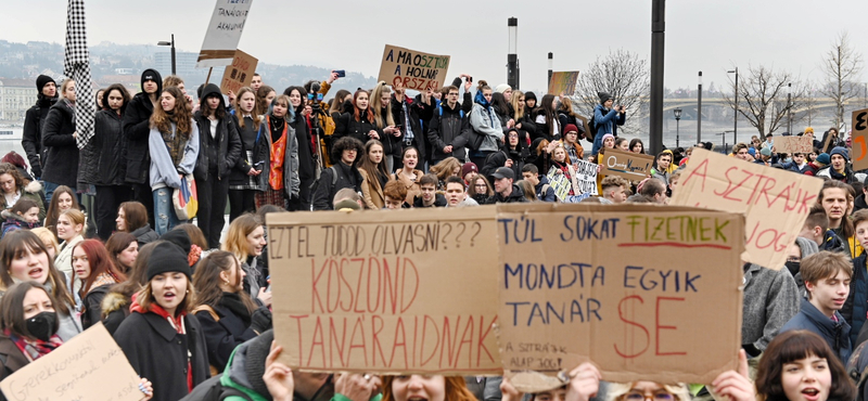 Népszava: Az Állami Számvevőszék szerint egész jól élnek a tanárok