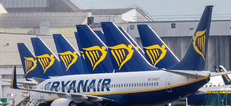 Bombával fenyegettek meg egy Ryanair-gépet, a magyar légierő gépei is kísérték