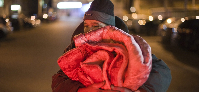 Erzsébetváros nem adja fel: bírság vár a hajléktalanokra és a piásokra