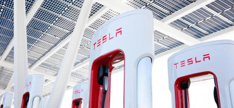 Gyorsabb töltésre képesek a legújabb Tesla-töltők