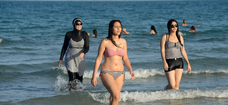 Törvénytelen a burkini tiltása Franciaországban