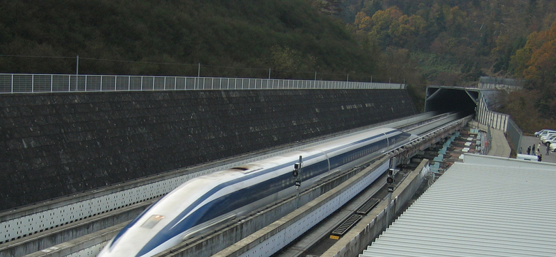 600 km/h-ról tessék lefékezni: szupervonatokat megállító fékeket fejlesztenek a BME hallgatói