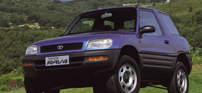 Hihetetlen, de idén már oldtimerek lehetnek az első Toyota RAV4-ek