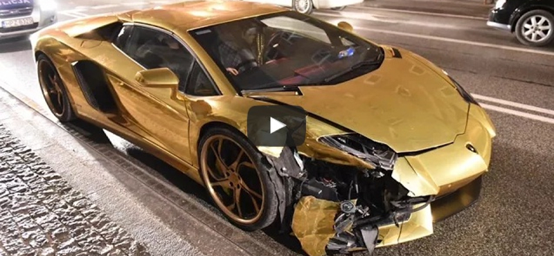 Szilveszter éjjel menőzött a Lamborghini sofőrje, baleset lett a vége – videó