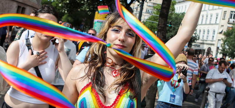 Büszkeség, boldogság, Karácsony Gergely és pár ellentüntető: a Pride képei