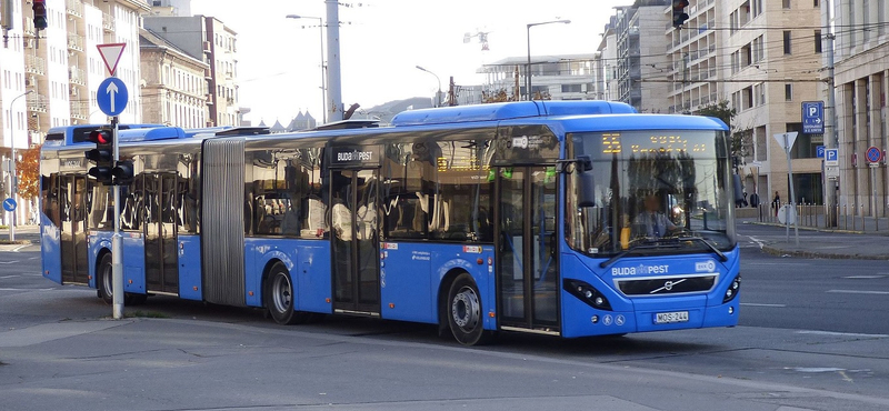 Meredek magyarázatot adott tettére a terhes nőt elzavaró buszsofőr