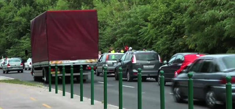 "Nekik is szomorú lesz a sorsuk!" - videó a forgalomlassító demonstrációról