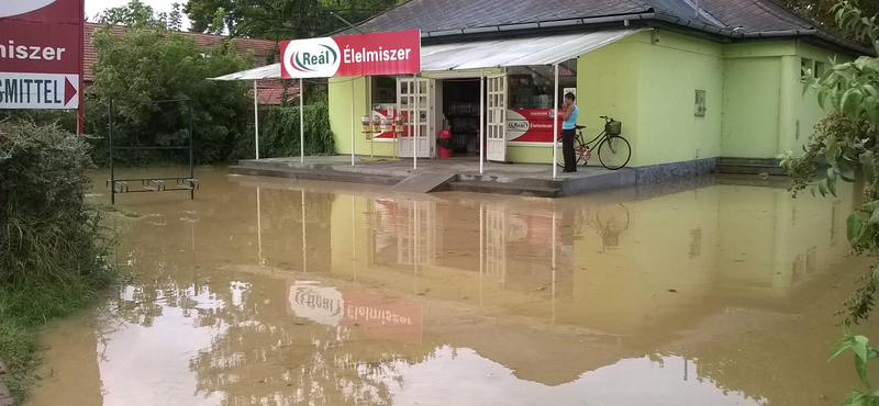 Fotók: felhőszakadás utáni látkép