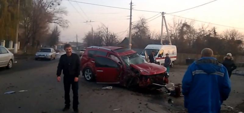 Lezúzta a Mitsubishit, majd randalírozott a részeg ukrán sofőr – videó