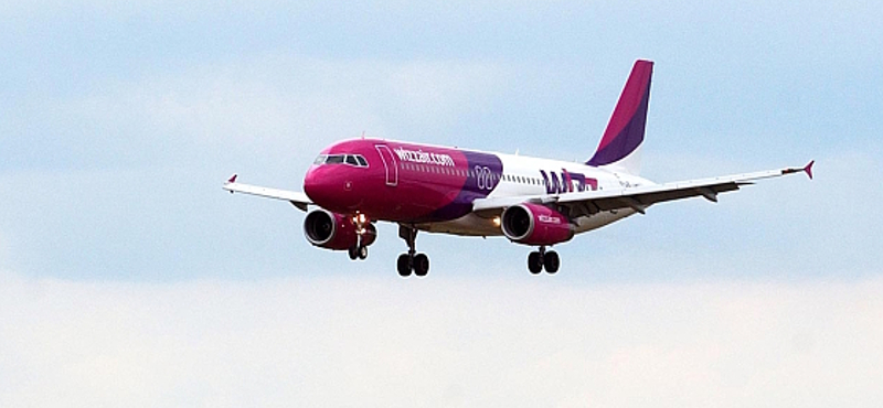 Mit keres Orbán Viktor a Wizzairben?