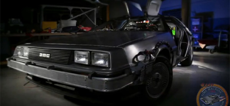 Kipofozták Marty McFly és a Doki Delorean-időgépét - videó