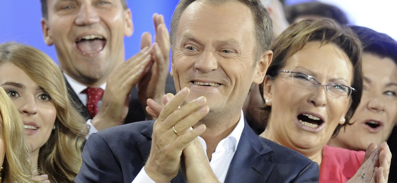 Tusk új kormánya letette az esküt