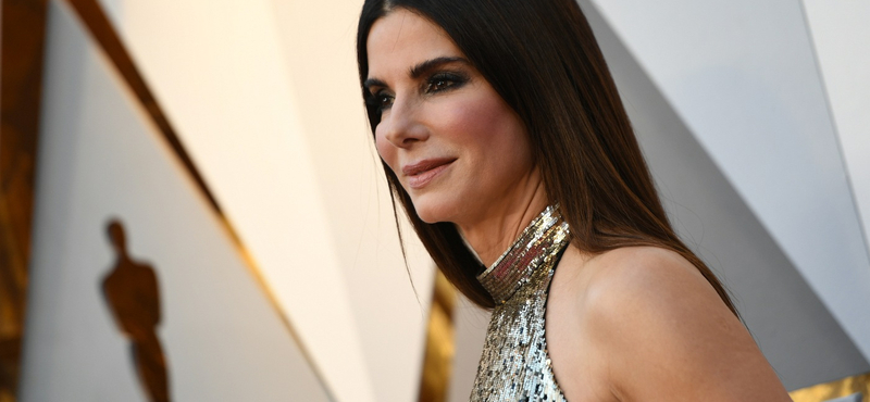 A Sandra Bullock-film miatt letakart szemmel vezetett egy amerikai kamasz