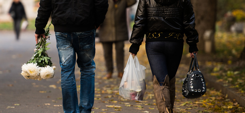 Már most tömegek próbálnak kijutni Göncz Árpád temetésére