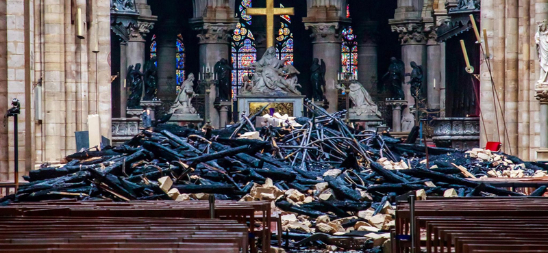 Rövidzárlat okozhatta a tüzet a Notre-Dame-ban