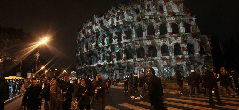 Esik szét a Colosseum