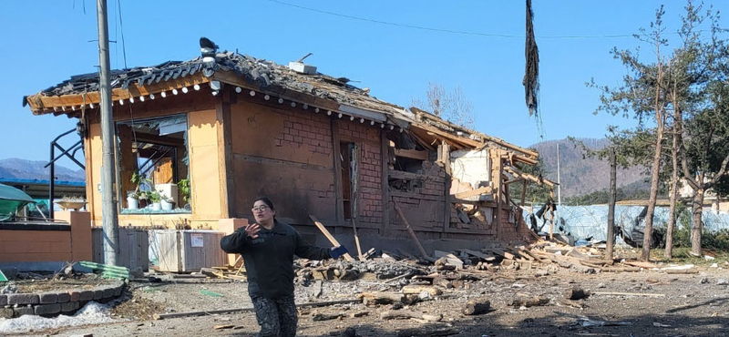 Véletlenül lakott területre dobott bombákat egy gyakorlatozó harci repülő Dél-Koreában