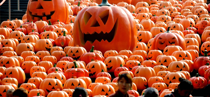 Öngyilkos merénylőnek öltözött Halloweenre egy férfi, letartóztatták