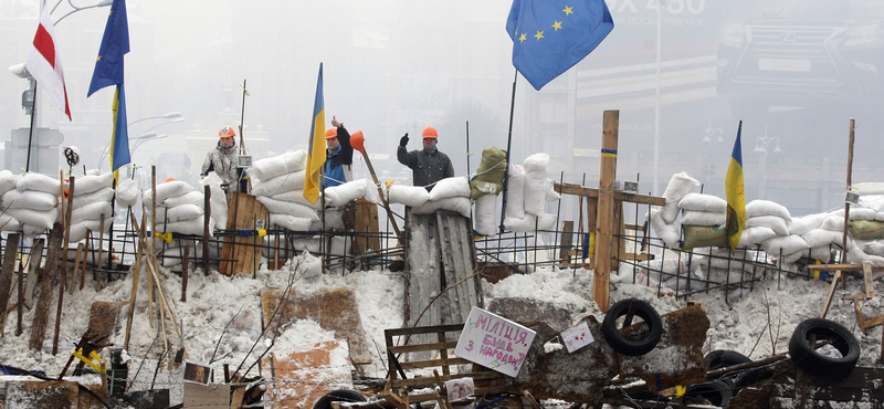 Janukovics: engedjük a demonstrációkat