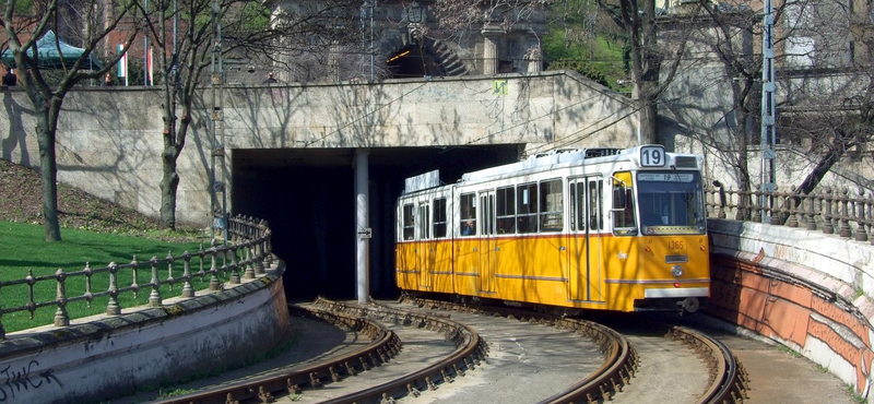 Alagútépítés: Megkurtítják év végéig két budai villamos vonalát