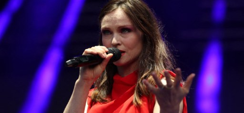 Sophie Ellis-Bextort 17 évesen megerőszakolták