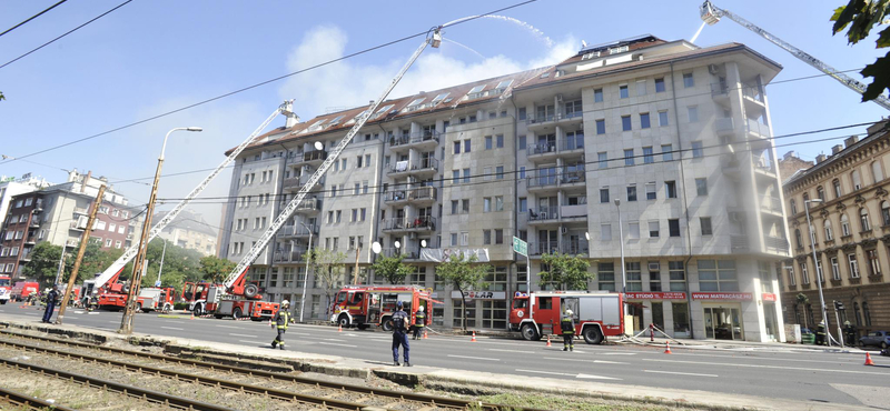 Szükségszállást nyitottak a Soroksári úti háztűz miatt