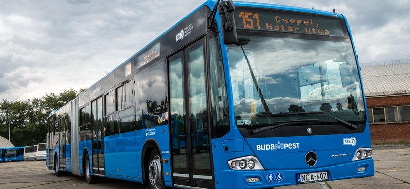 BKV: nincs hajtóvadászat a 45 fokos fülkét lefotózó buszsofőr után