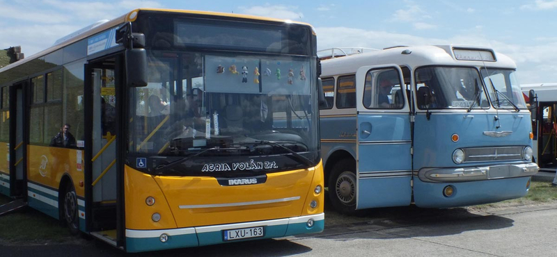 Egy napra ismét Ikarusok húztak végig a Nyevszkij Proszpekten