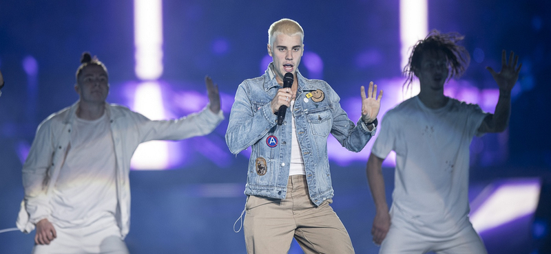 Könnyeznek a rajongók: megjöttek Justin Bieber esküvői fotói