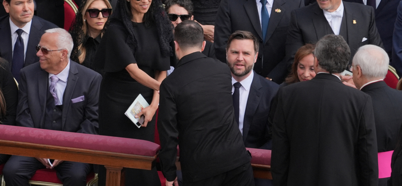 XIV. Leó pápa beiktatásán fogott kezet Volodimir Zelenszkij és J. D. Vance
