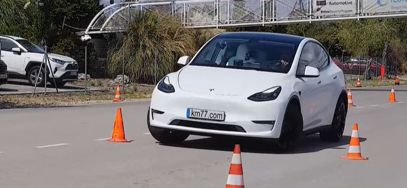 Porsche 911 szinten teljesíti a jávorszarvastesztet a Tesla Model Y